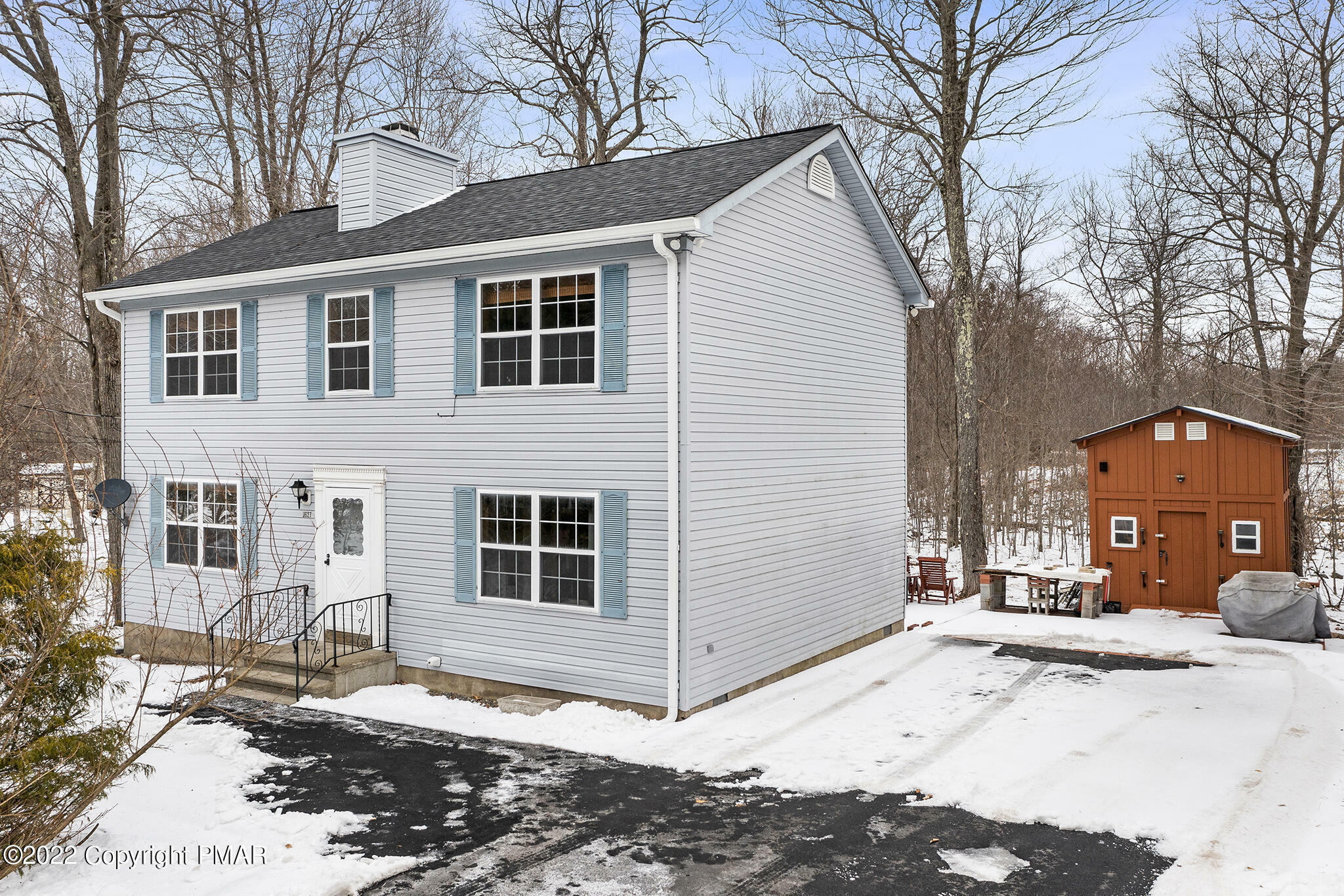 Property Photo:  9853 Deerwood Dr  PA 18466 