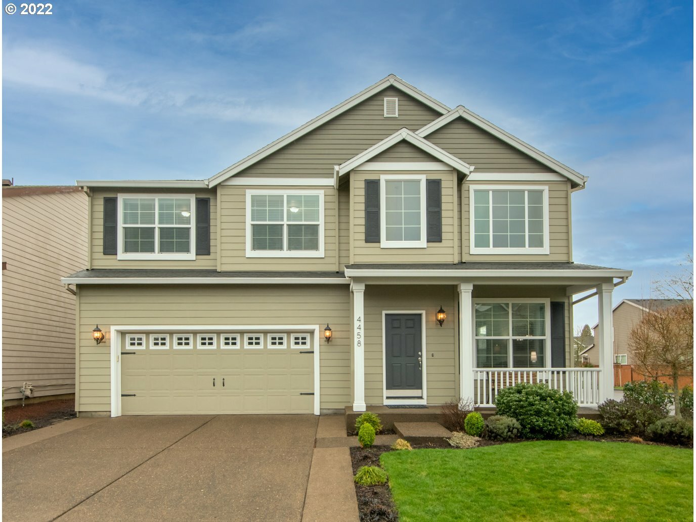 Property Photo: 4458 SE Rosewood St OR 97123