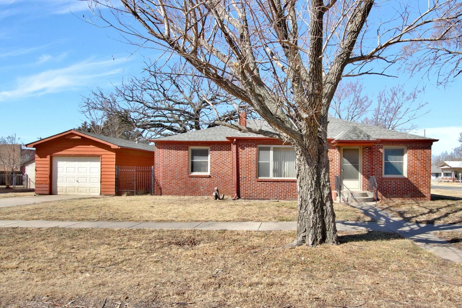 Property Photo: 123 N 4th St KS 67144