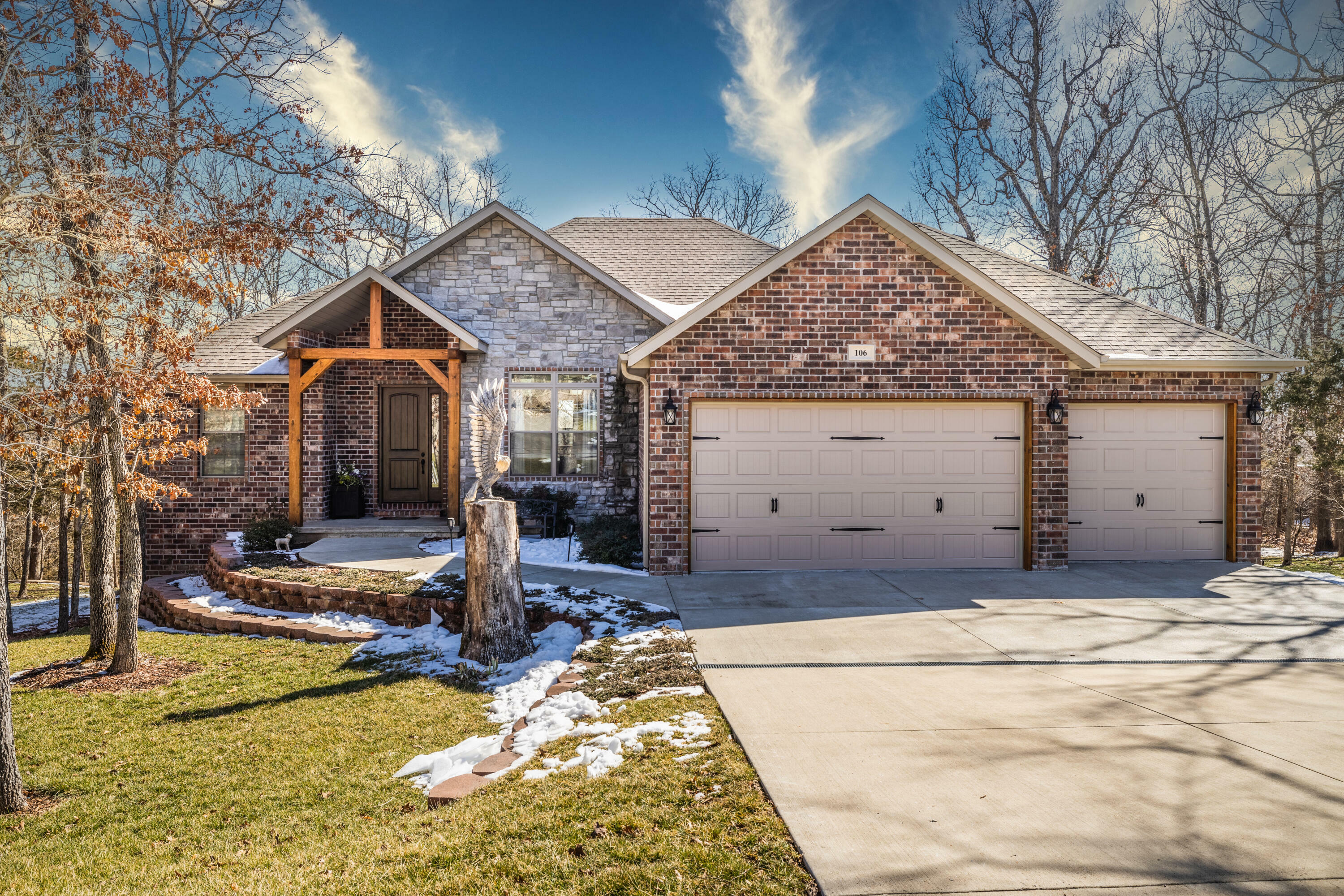 Property Photo: 106 Whispering Oaks Lane MO 65616