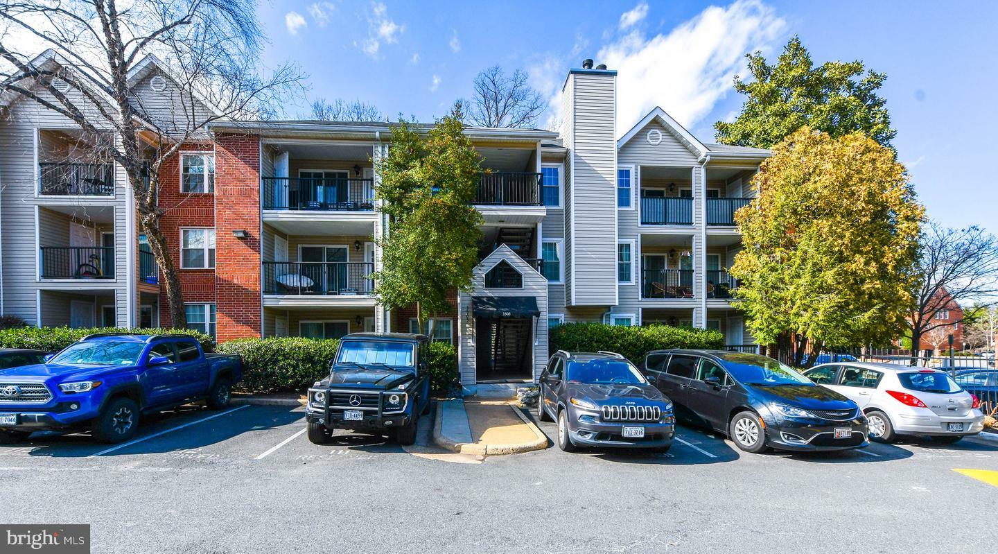 Property Photo: 3303 Wyndham Circle 343 VA 22302