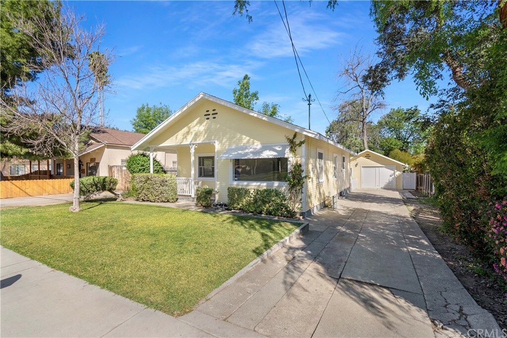 Property Photo:  4611 Sierra Street  CA 92504 