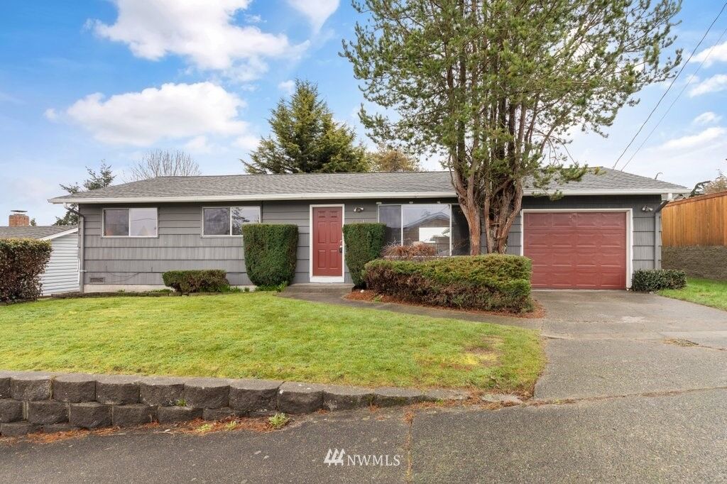 Property Photo: 471 SW 10th Avenue WA 98277