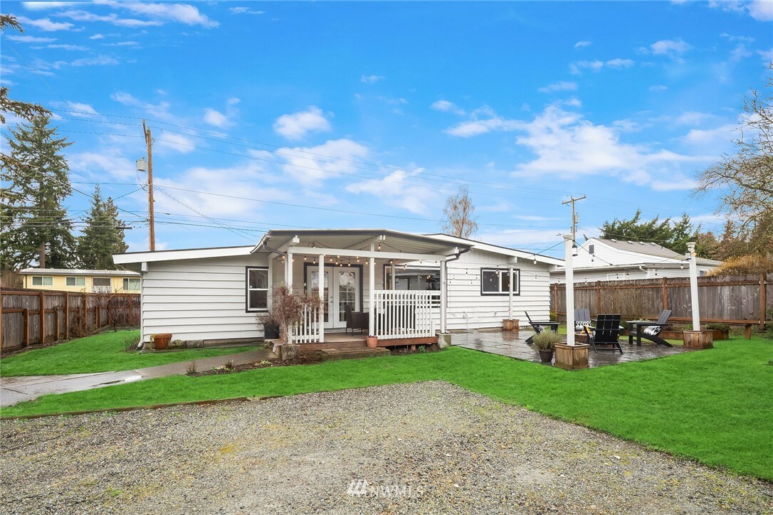 Property Photo:  16004 13th Avenue SW  WA 98166 