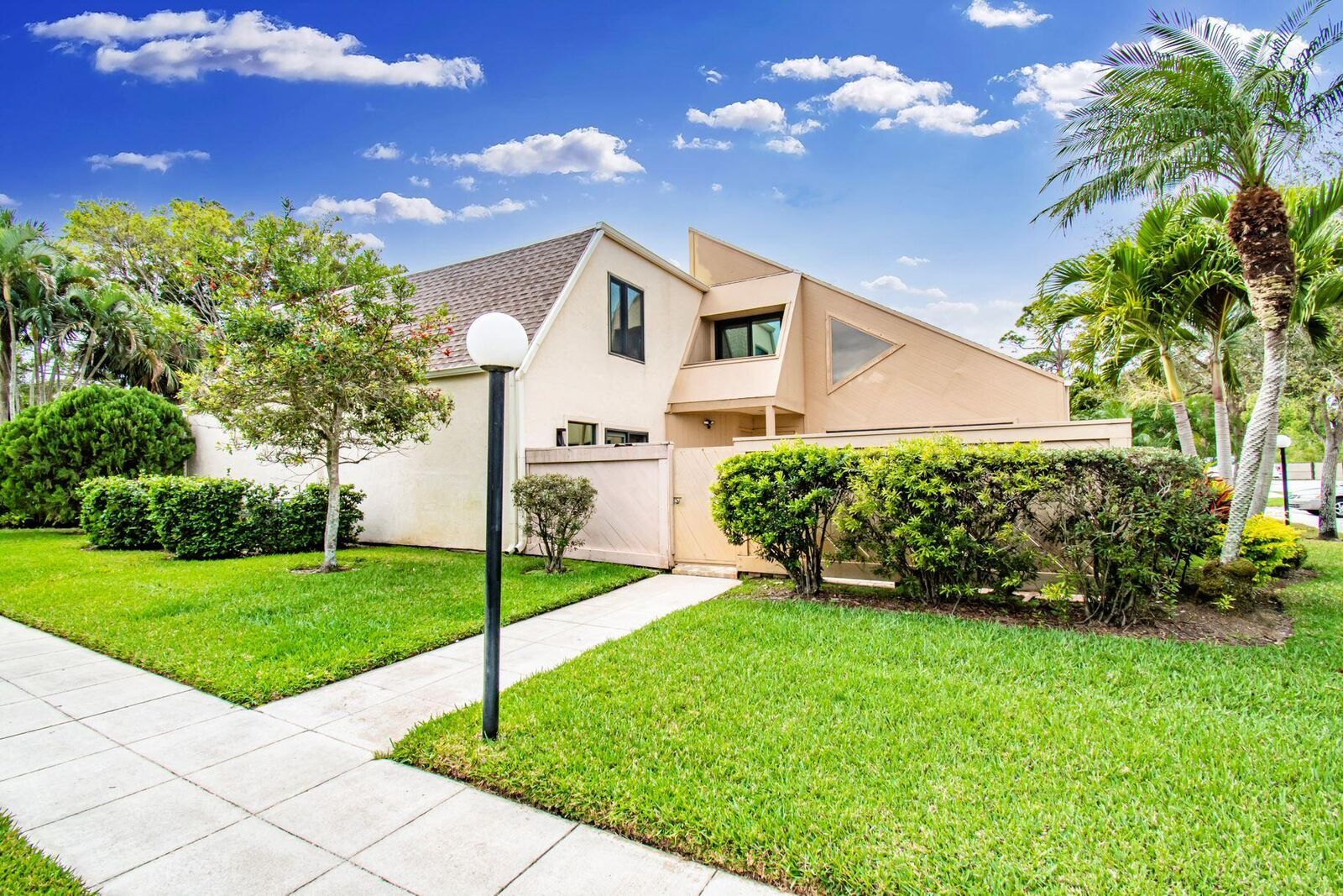 Property Photo:  1100 SE Mitchell Avenue 704  FL 34952 