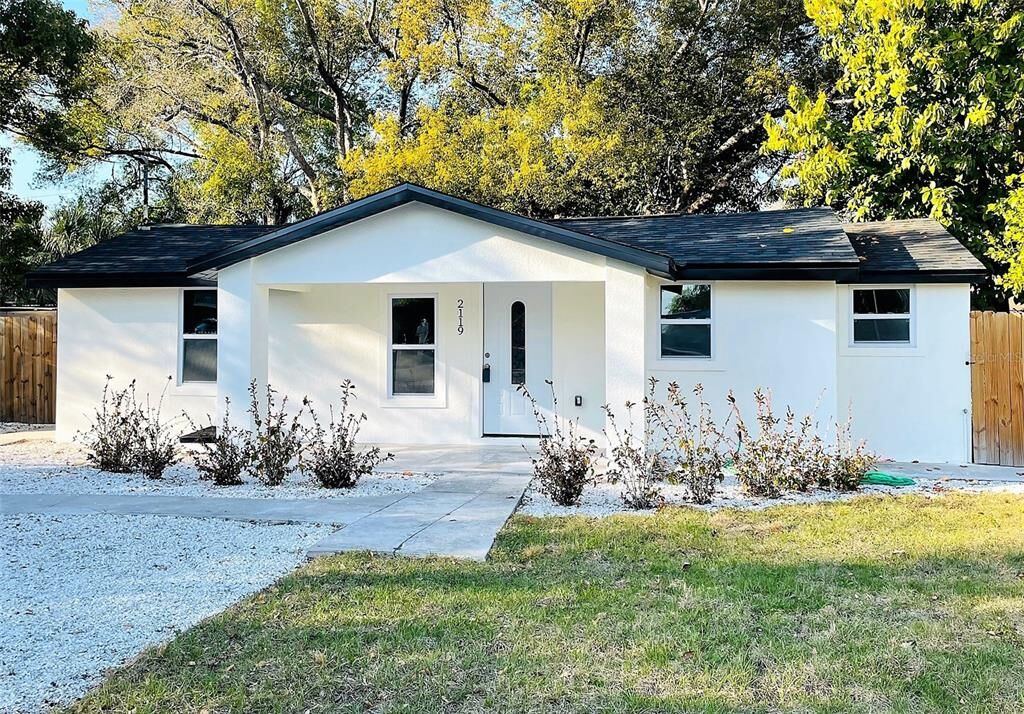 Property Photo: 2119 W Rio Vista Avenue FL 33603