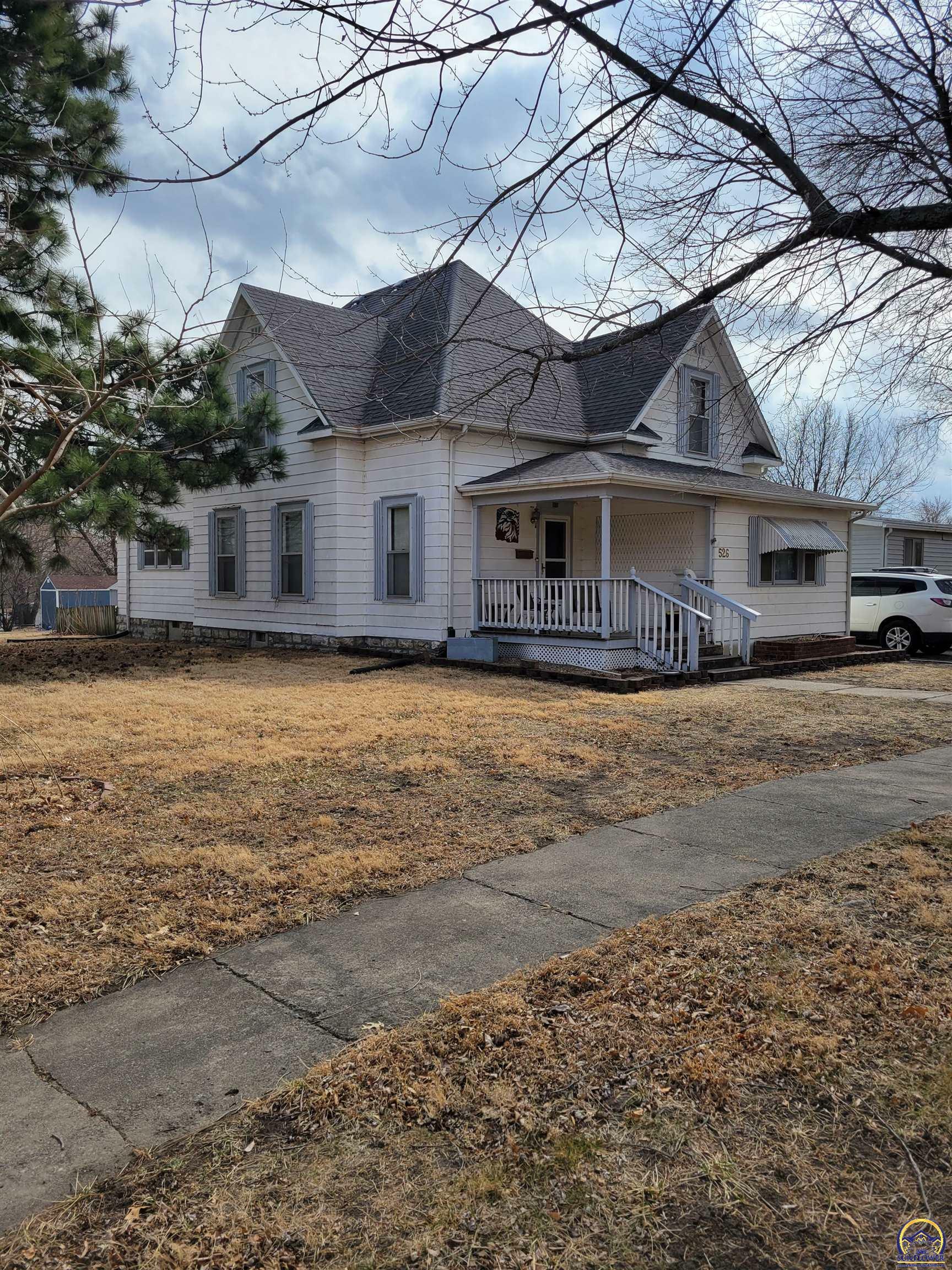 Property Photo:  526 Kansas Ave  KS 66436 