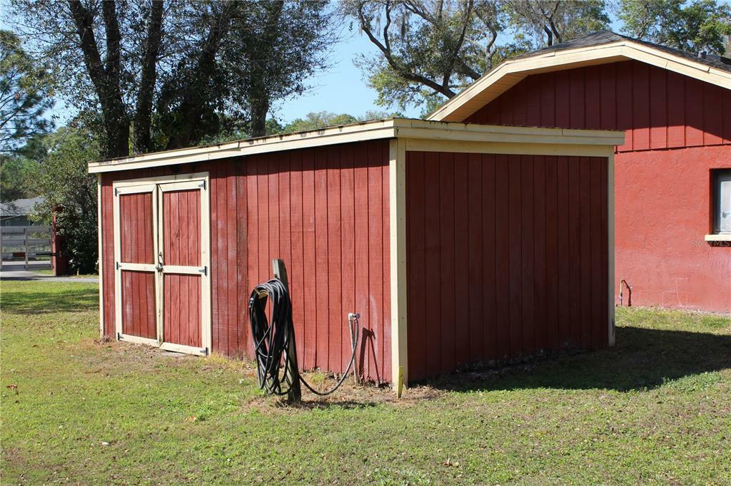 Property Photo: 201 Sundance Trail FL 33598