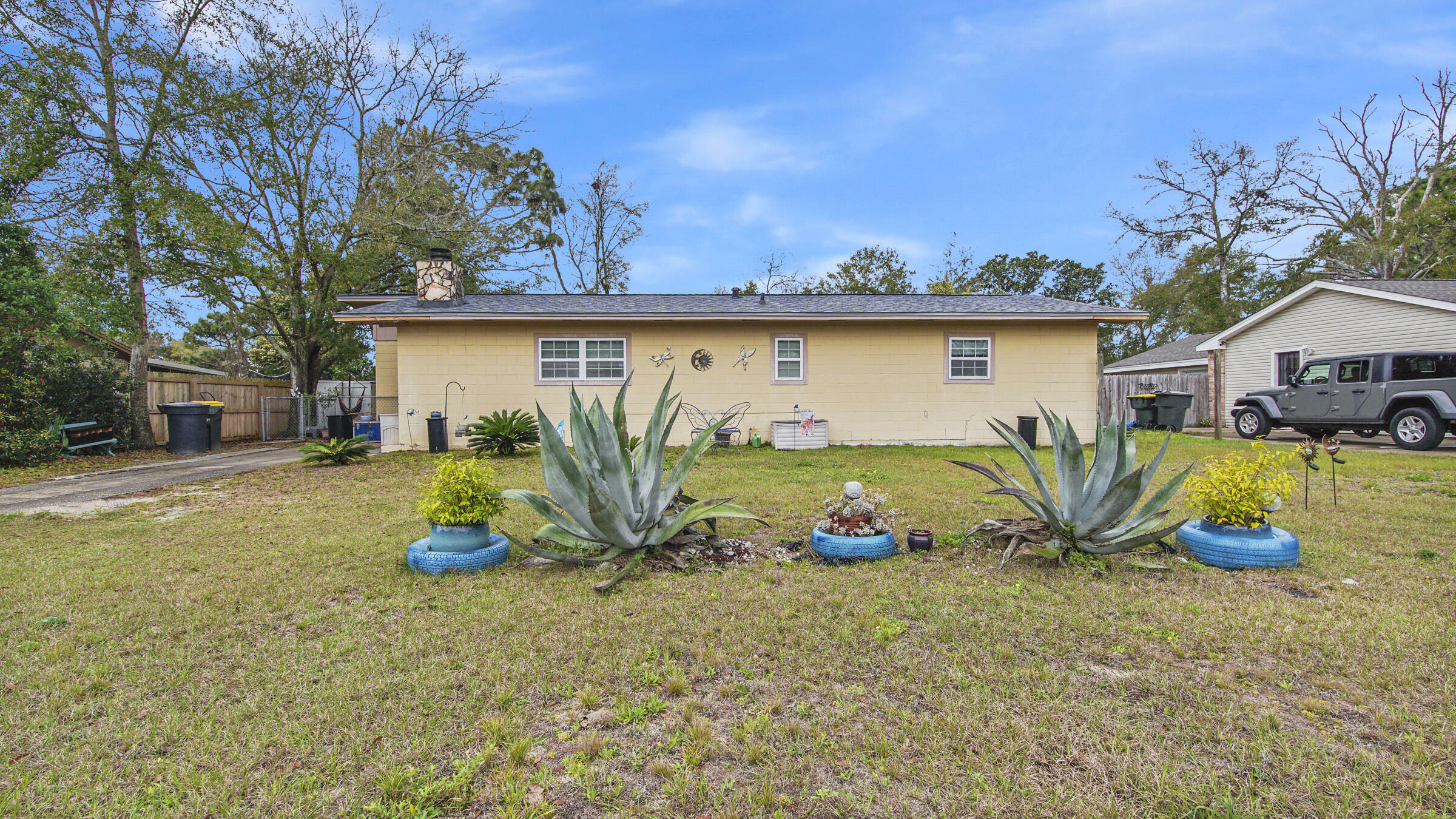 Property Photo:  42 NW Jonquil Avenue  FL 32548 