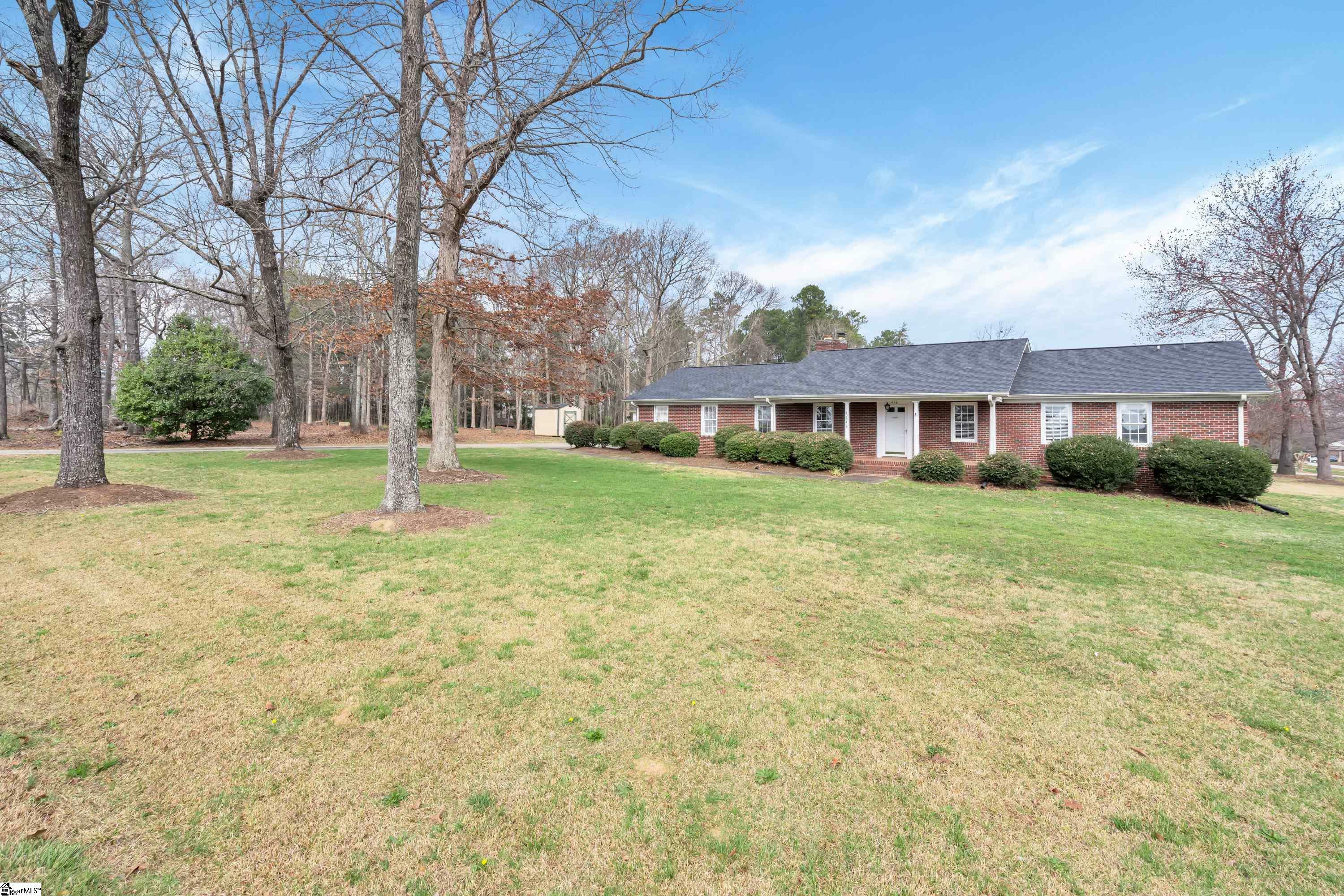 Property Photo:  1116 Berry Shoals Road  SC 29651 