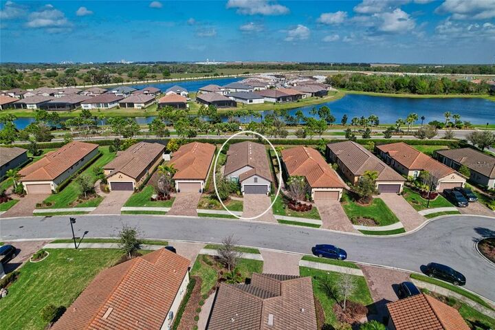 Property Photo:  4716 Alexandria Court  FL 34221