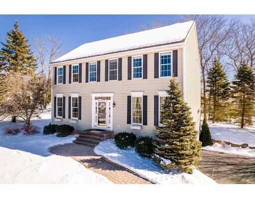 Property Photo:  5 Bay Farm Lane  MA 01560 