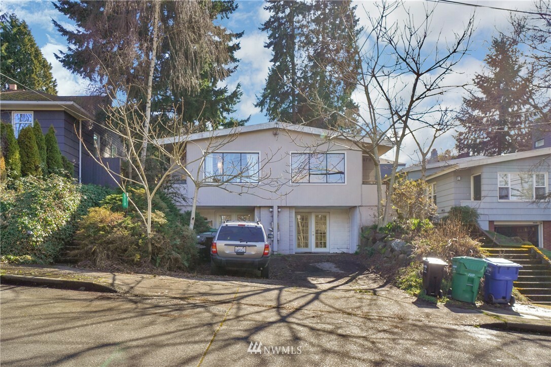 Property Photo: 5711 NE 62nd Street WA 98115