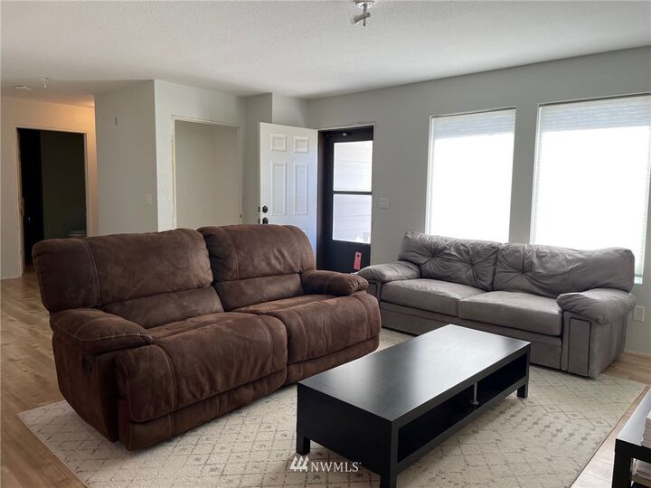 Property Photo:  1200 N Cora Street  WA 98926 