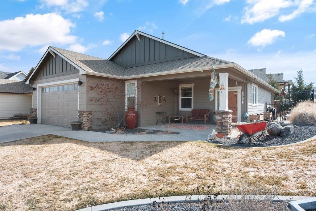 Property Photo: 1027 W Basalt Ridge Dr WA 99224