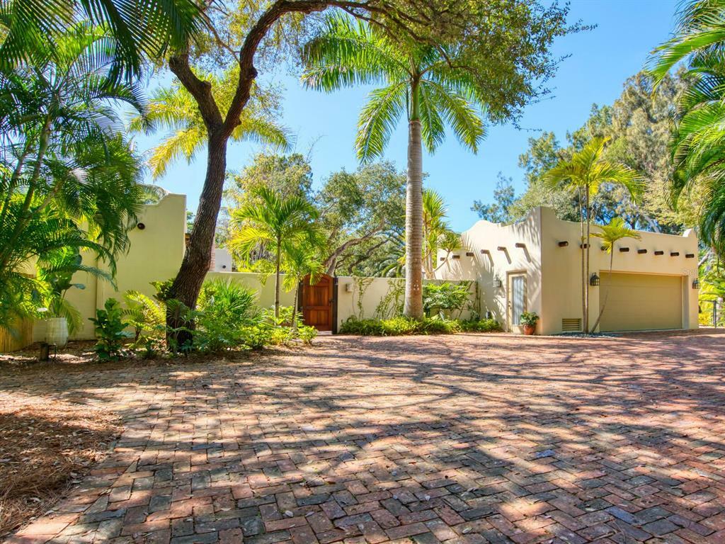 Property Photo: 7340 Pine Needle Road FL 34242