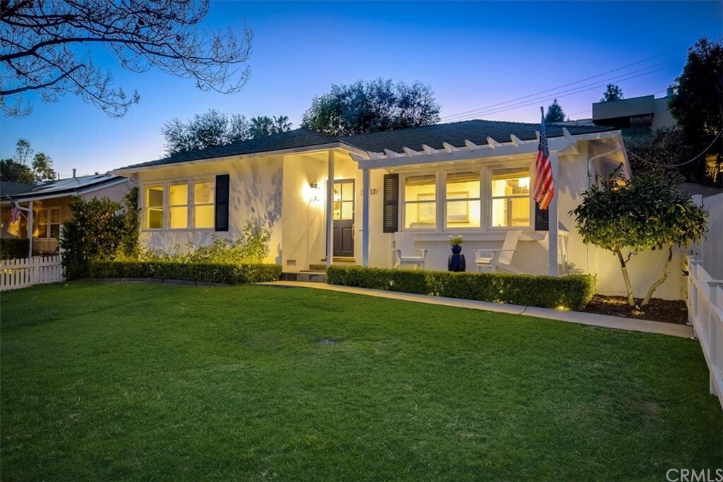 Property Photo: 5037 Murietta Avenue CA 91423