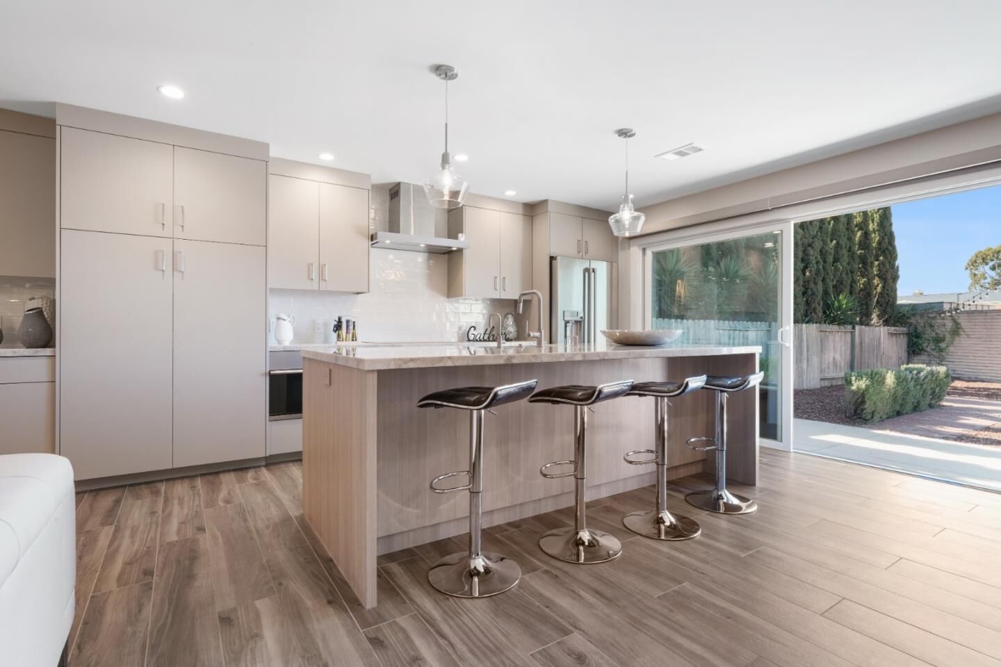 Property Photo: 8 Kirkwood Court CA 94303