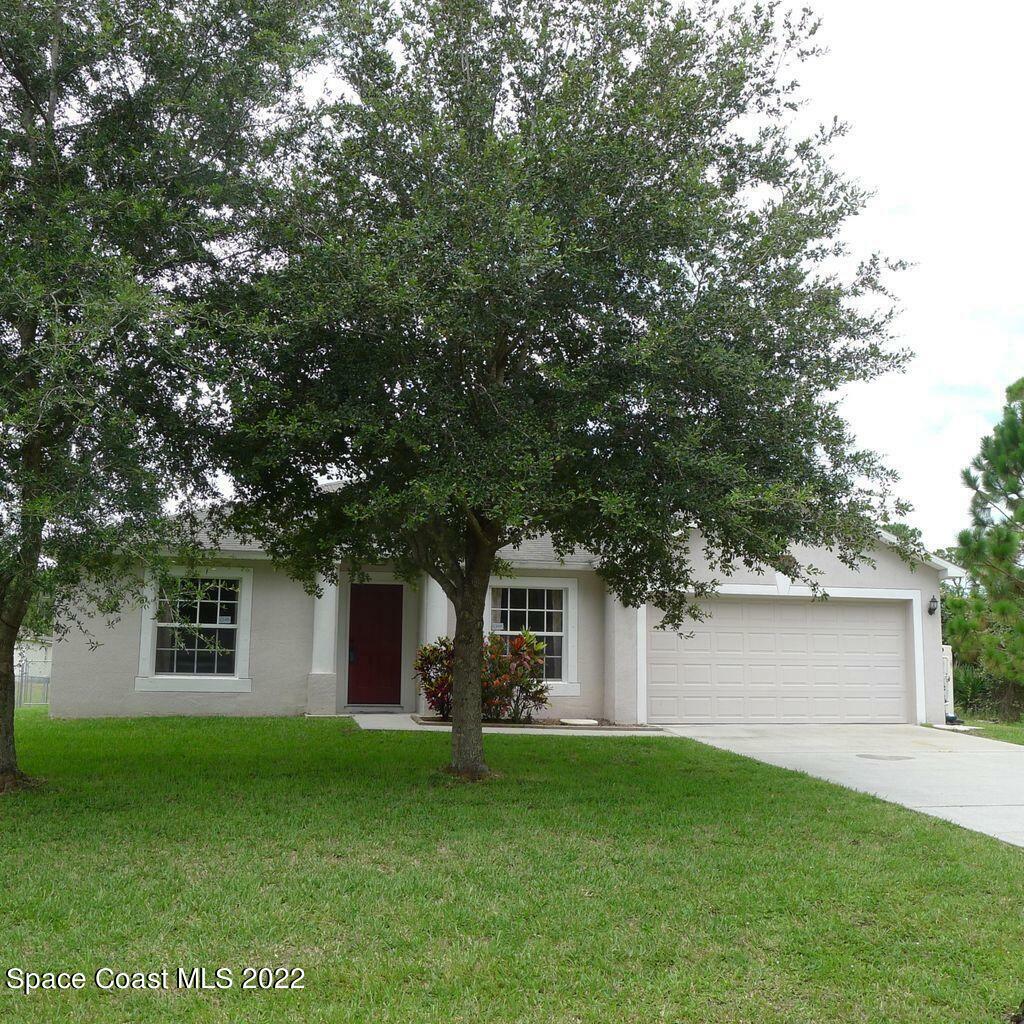 Property Photo:  140 Hilton Avenue NW  FL 32907 