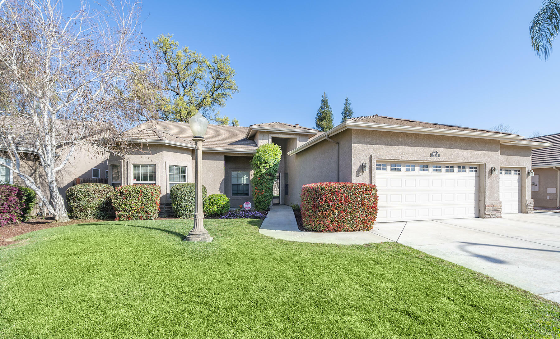 Property Photo:  3134 W Delaware Court  CA 93292 