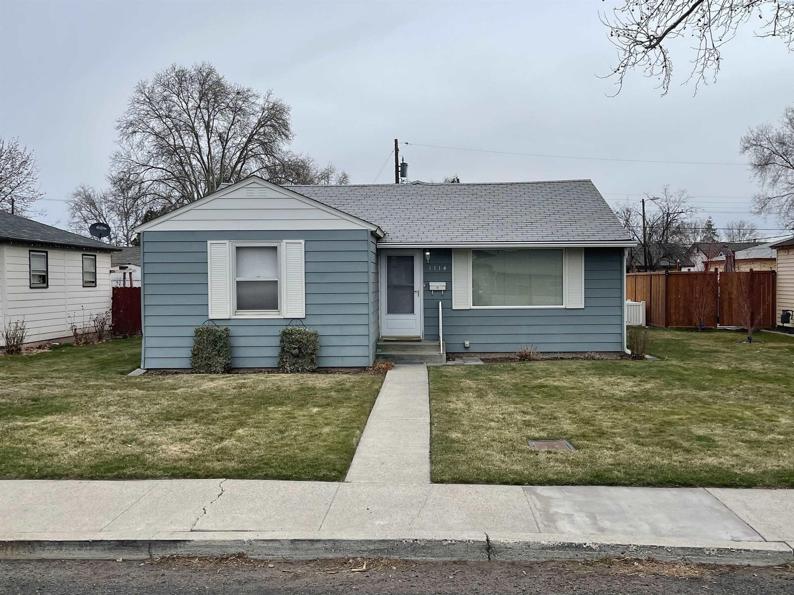 Property Photo: 1114 W 1st Avenue WA 99337