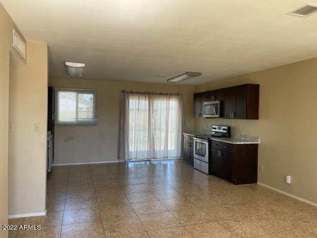 Property Photo: 4228 W Vista Avenue AZ 85051