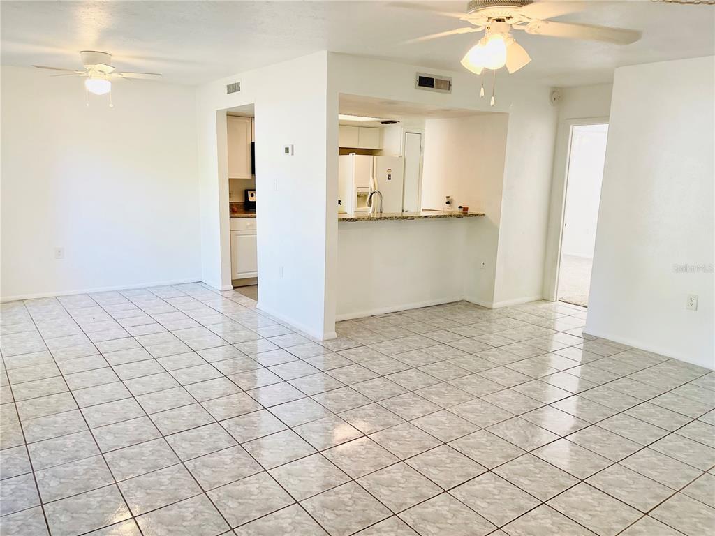 Property Photo: 2201 65th Avenue N FL 33702