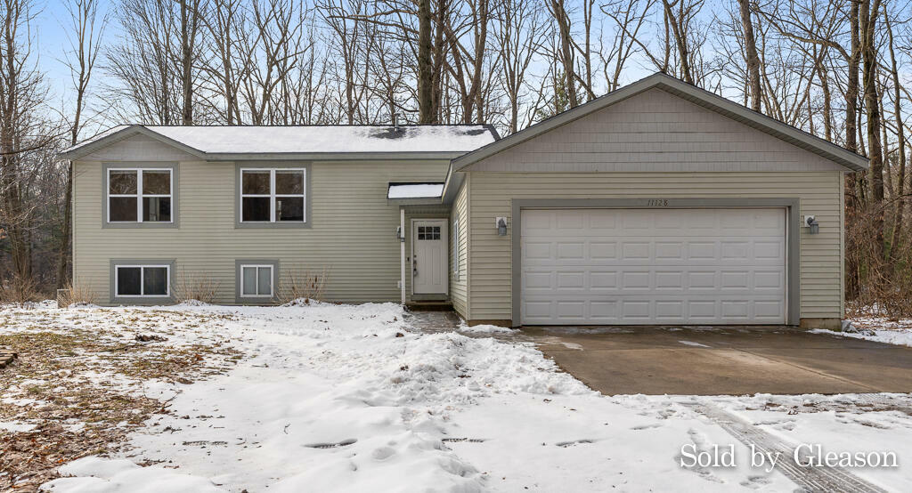 Property Photo:  11128 Crimson Drive  MI 49417 