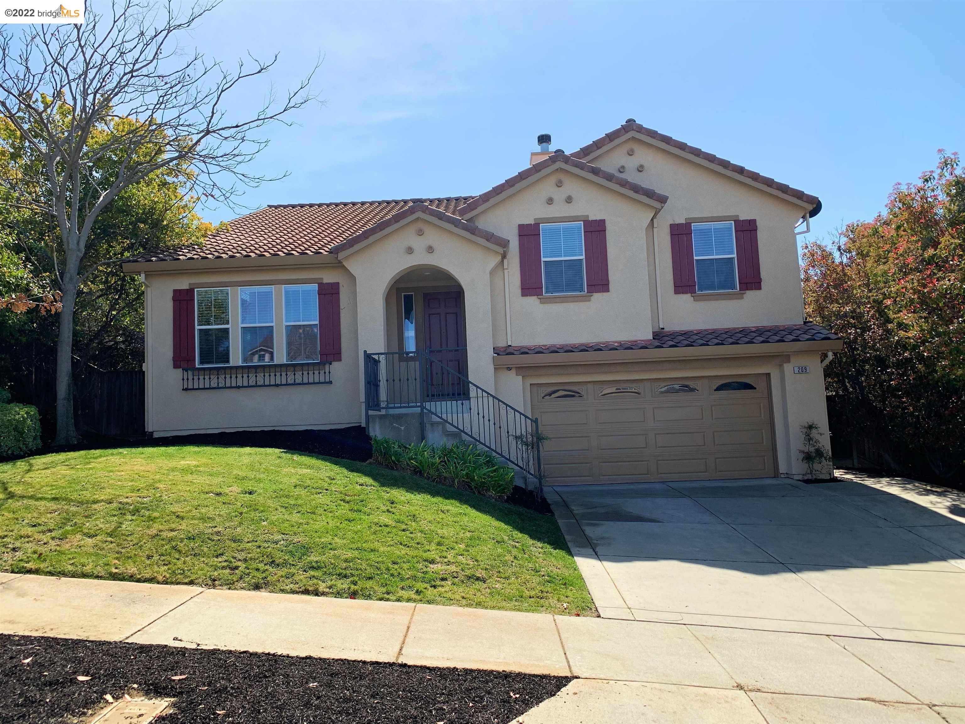 Property Photo: 209 W Country Club Dr CA 94513
