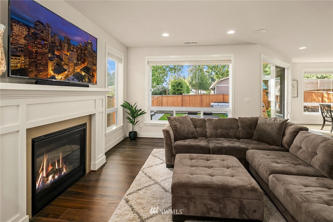 Property Photo: 820 156th Place SW WA 98087