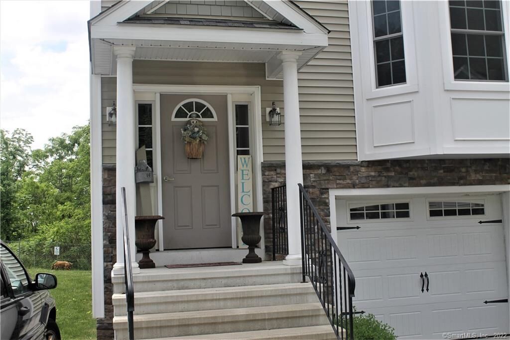 Property Photo:  14 Ardi Court 14  CT 06470 