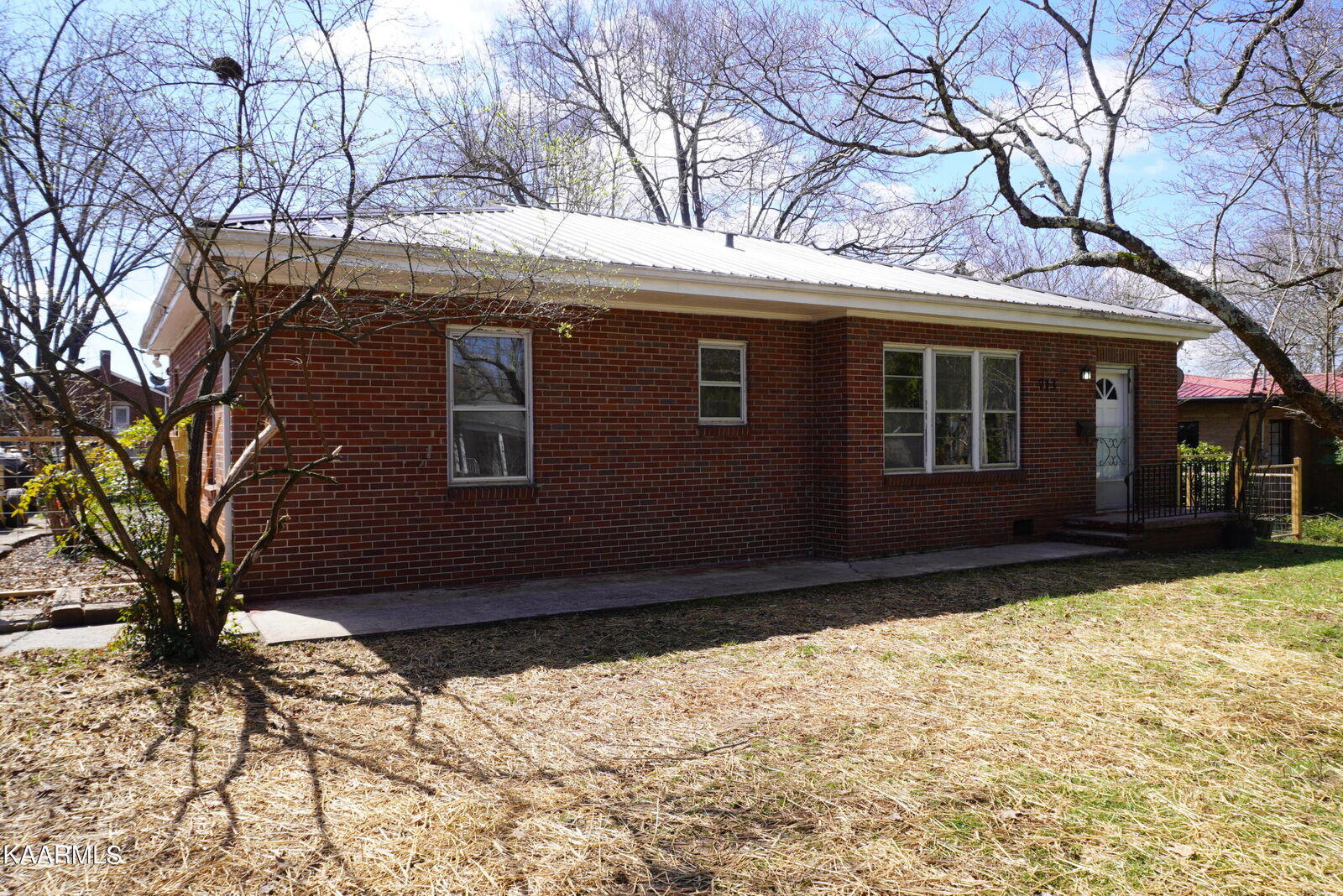 Property Photo:  713 W Mountcastle St  TN 37760 