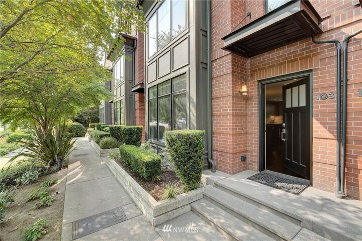 Property Photo: 10410 NE 12th Street 103 WA 98004