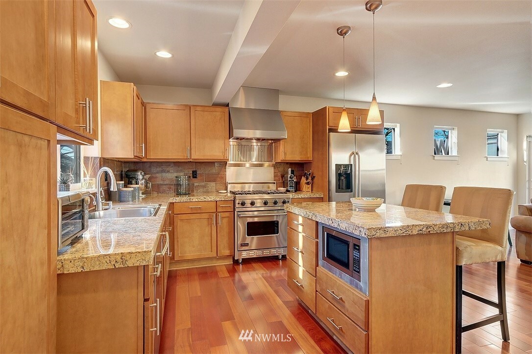 Property Photo: 1768 NW 59th Street B WA 98107