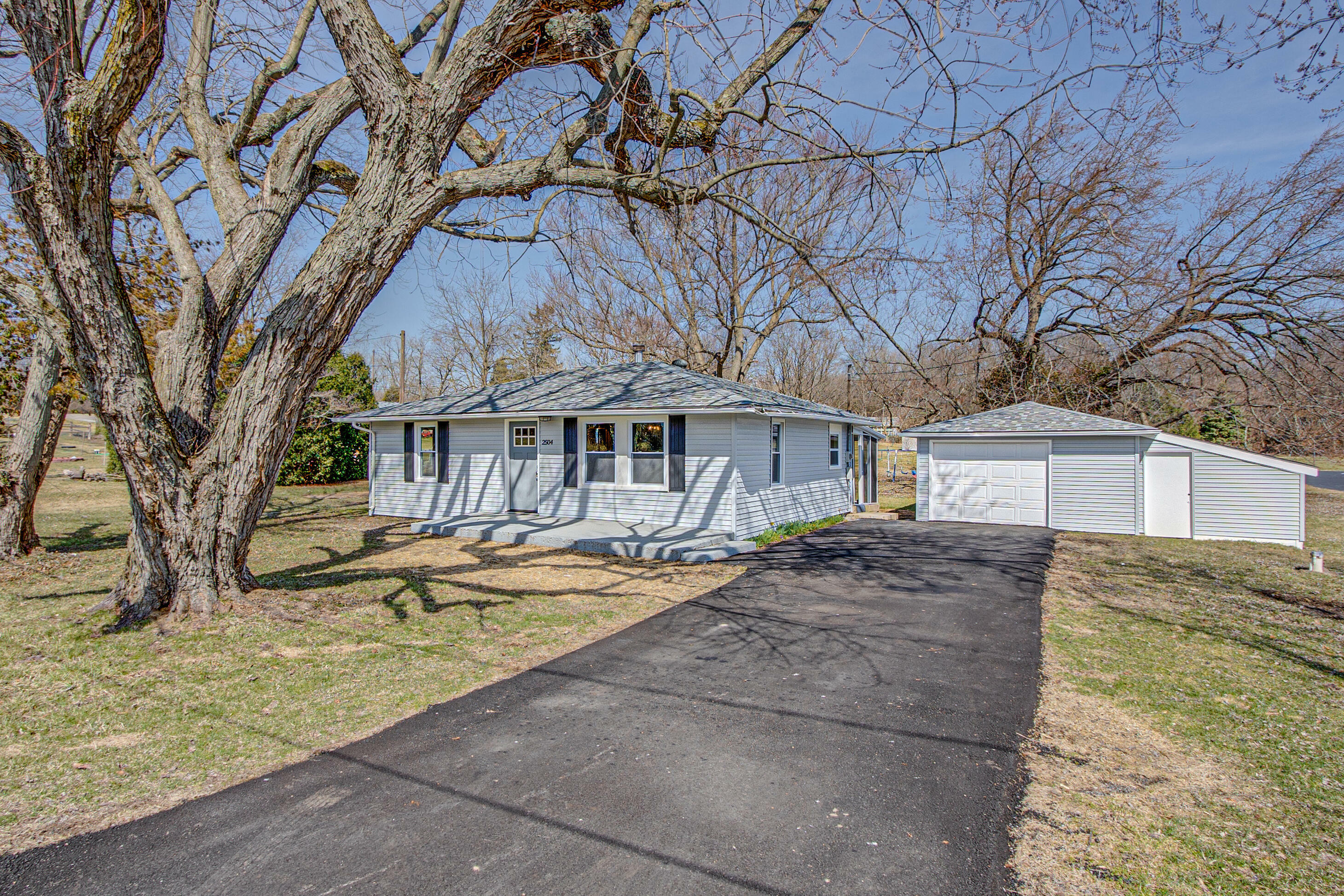 Property Photo:  2504 Hilldale Road  OH 45505 