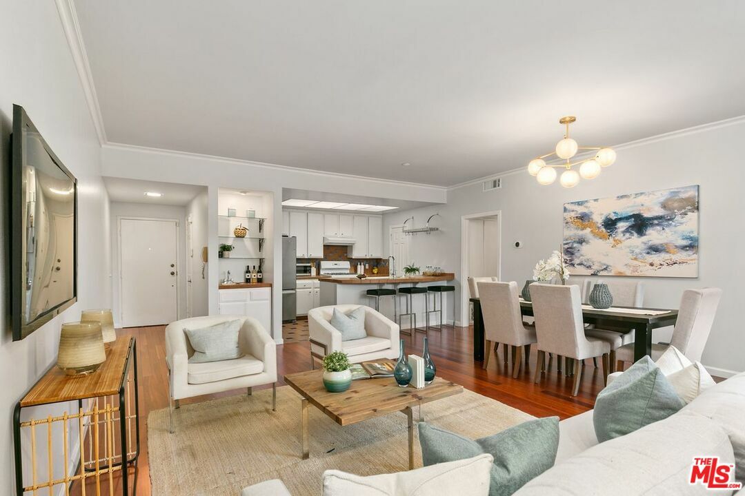 Property Photo: 3992 East Blvd 101 CA 90066