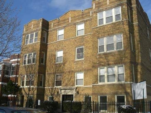 Property Photo:  3302 W Pensacola 1  IL 60618 