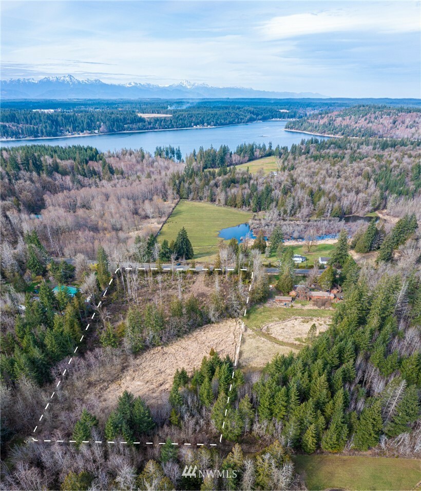 Property Photo:  1801 E Crestview Drive  WA 98584 