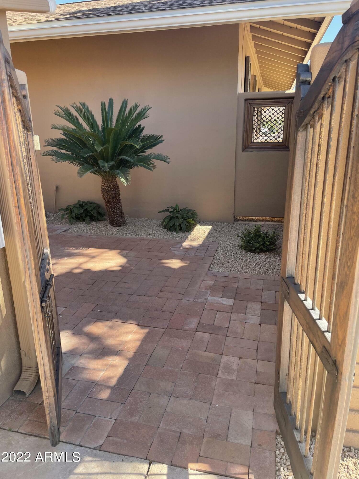 Property Photo:  2940 E Cholla Street  AZ 85028 