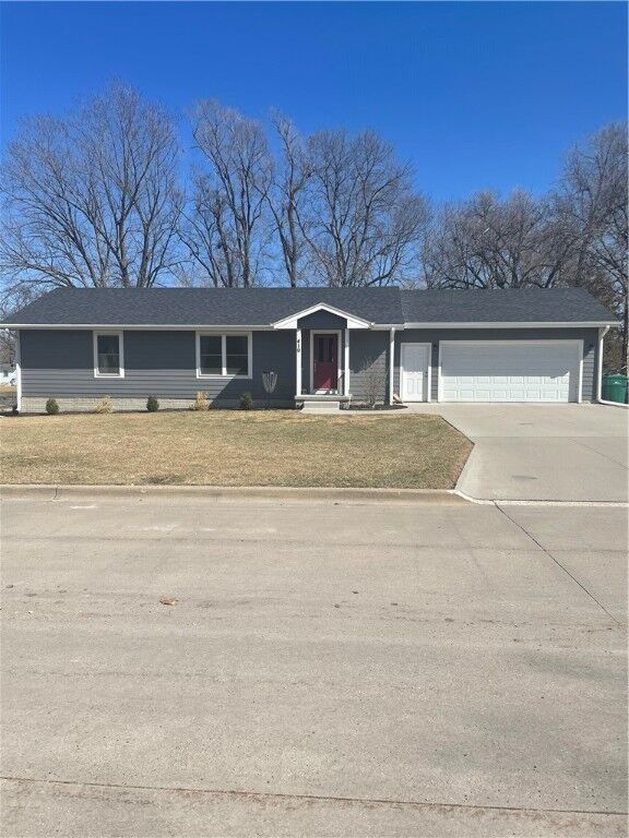 Property Photo:  419 N 3rd Street  IA 50273 