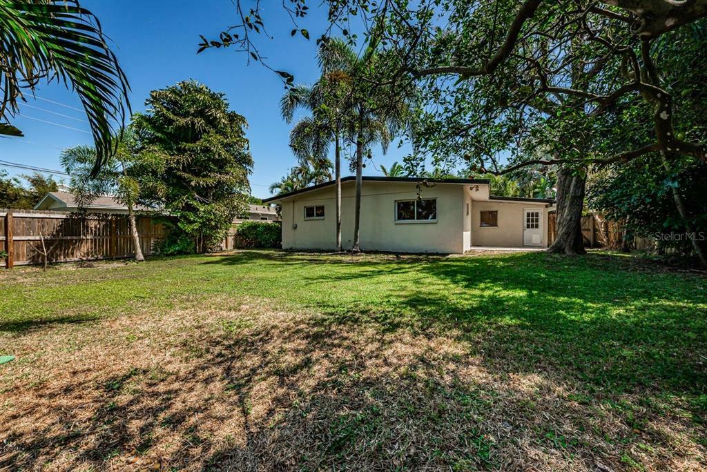 Property Photo:  4034 Helena Street NE  FL 33703 