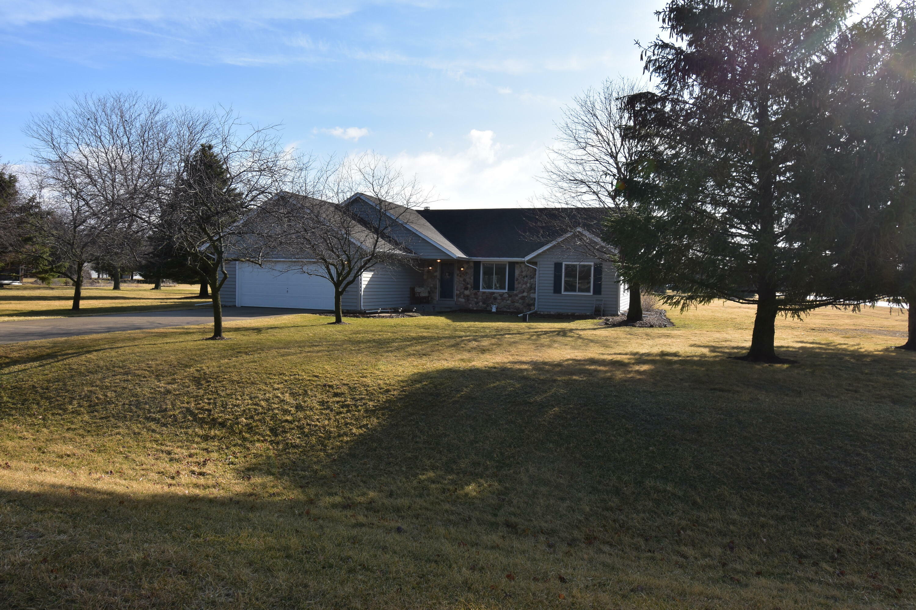 Property Photo: S95w35525 Bennington Dr WI 53119