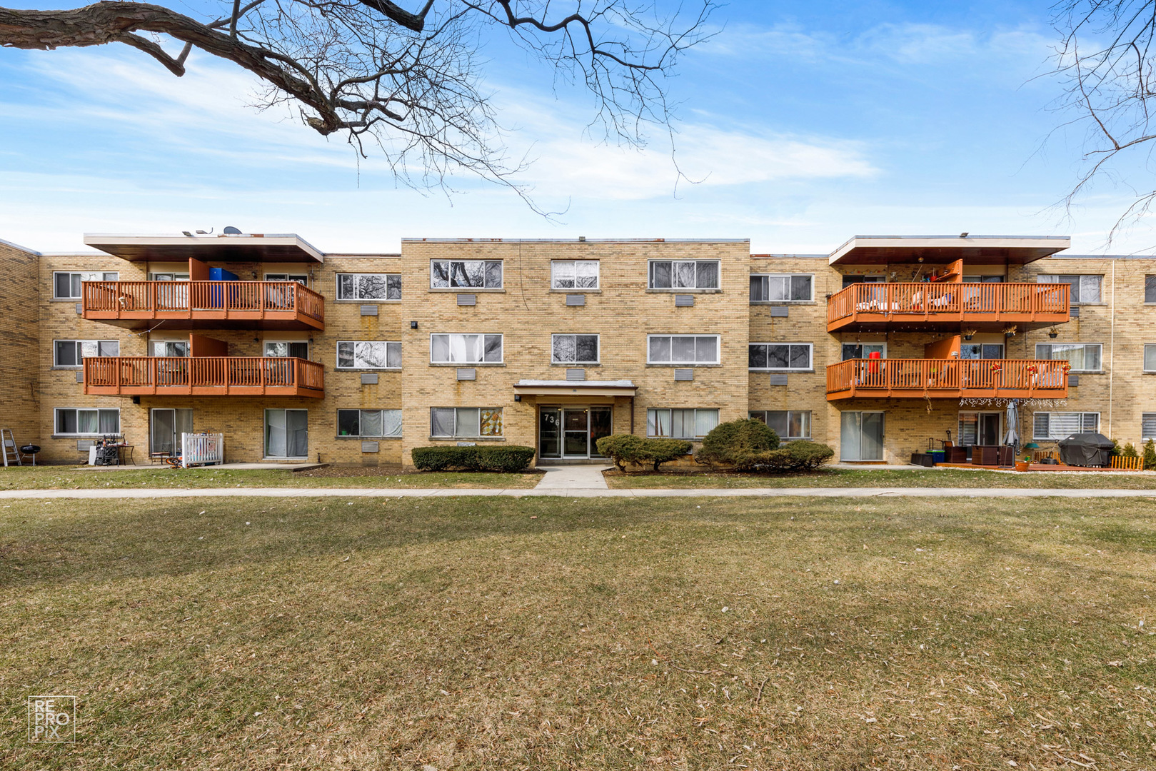 Property Photo: 736 Dempster Street 107A IL 60056