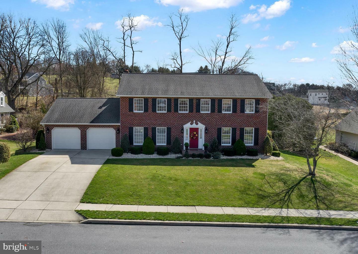 Property Photo: 337 E Meadow Drive PA 17055
