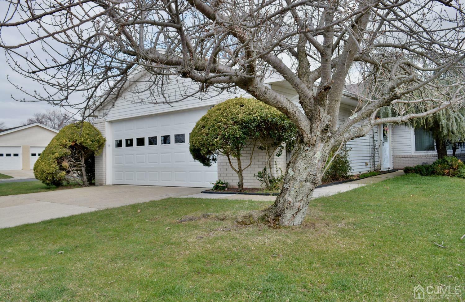 Property Photo:  470 Evodia Plaza  NJ 08831 