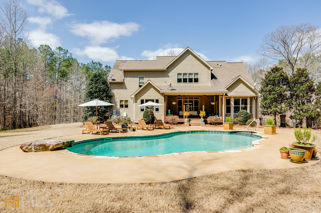 Property Photo:  1360 Star Point Road  GA 30116 