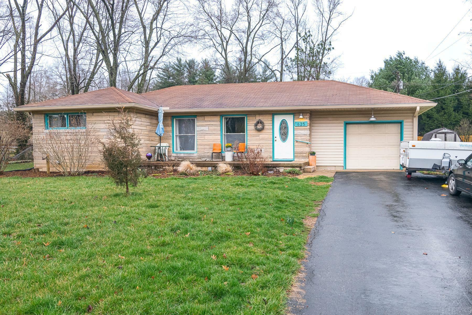 Property Photo:  625 E Audubon Drive  IN 47408-9730 