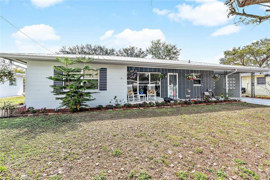 Property Photo:  2548 Tulip Street  FL 34239 