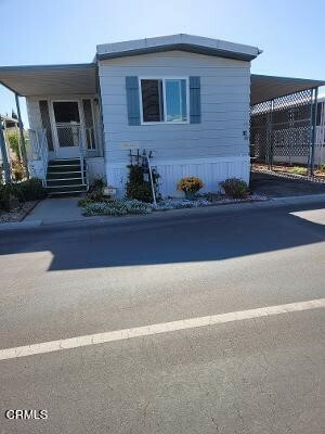 Property Photo:  19 Lilac Way 19  CA 93004 