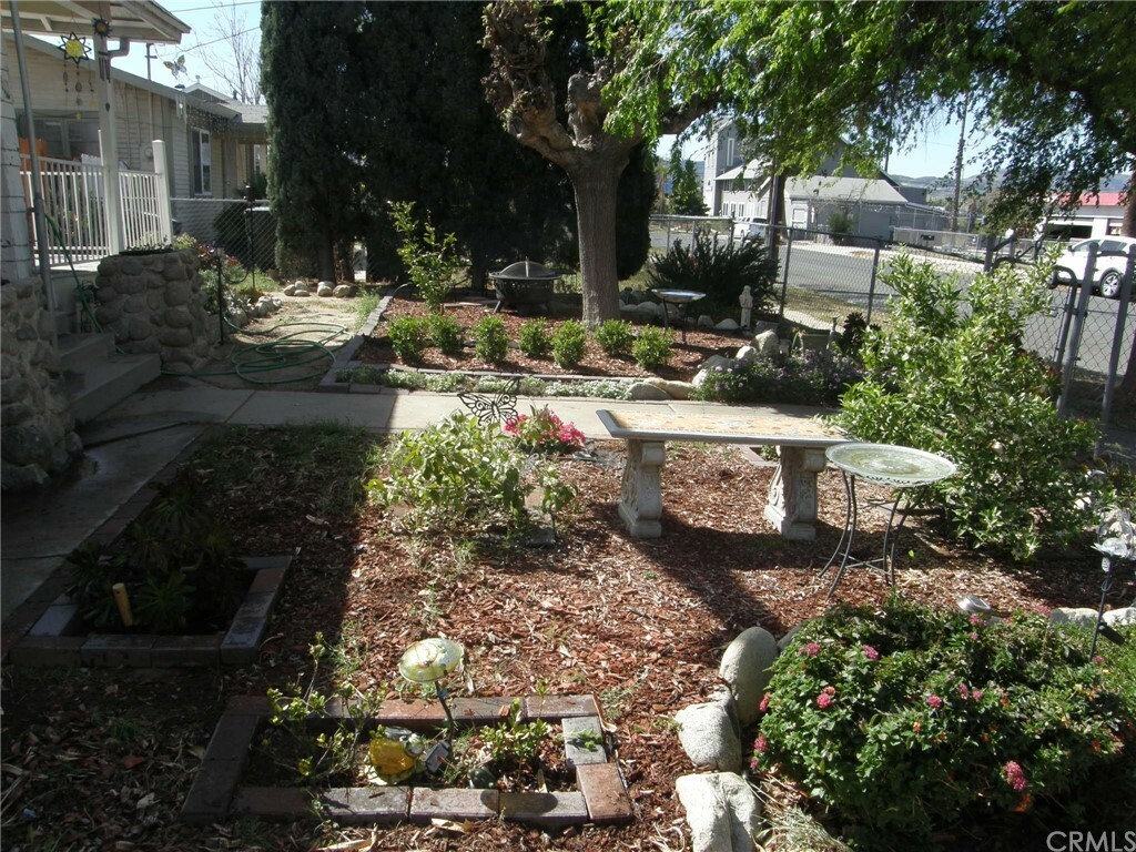 Property Photo:  832 Webster Street  CA 92374 